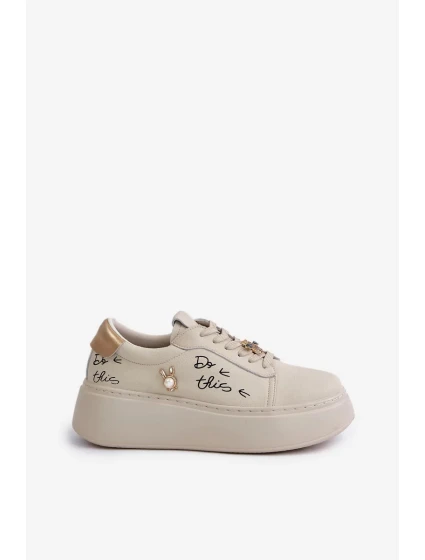 Dámske kožené tenisky s platformou a odznakom Vinceza Badge Beige Dámske kožené tenisky s platformou a odznakom Vinceza Badge Beige