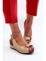 Dámské Lehké Sandály Na Comfort Shoes Béžové model 21661097 - EVENTO