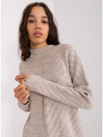 Svetlý béžový dlhý oversize sveter s manžetami