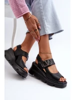 Dámske sandále na klinoch a platforme z ekokože, čierna triaola Dámske sandále na klinoch a platforme z ekokože, čierna triaola