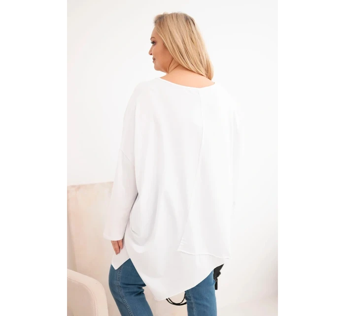 Dámská bavlněná blůza Plus Size s asymetrickým spodním lemem a V výstřihem bílá Dámská bavlněná blůza Plus Size s asymetrickým spodním lemem a V výstřihem bílá