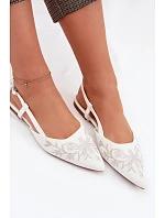 Dámské sandály s výšivkou na ploché bílé Grelia Dámské sandály s výšivkou na ploché bílé Grelia