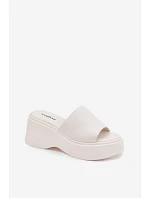 Dámské nazouváky na platformě bílé Virelia