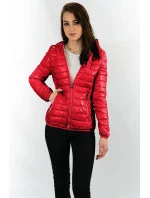 Červená prošívaná dámská bunda s kapucí model 16146925 - S'WEST Červená prošívaná dámská bunda s kapucí model 16146925 - S'WEST