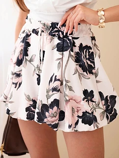 Dámské viskózové šortky s květinovým vzorem se zavazováním v pase černé