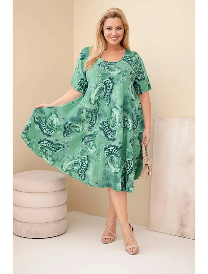Dámské viskózové šaty Plus Size s krátkým rukávem a model 22043030 střihem zelená - K-Fashion