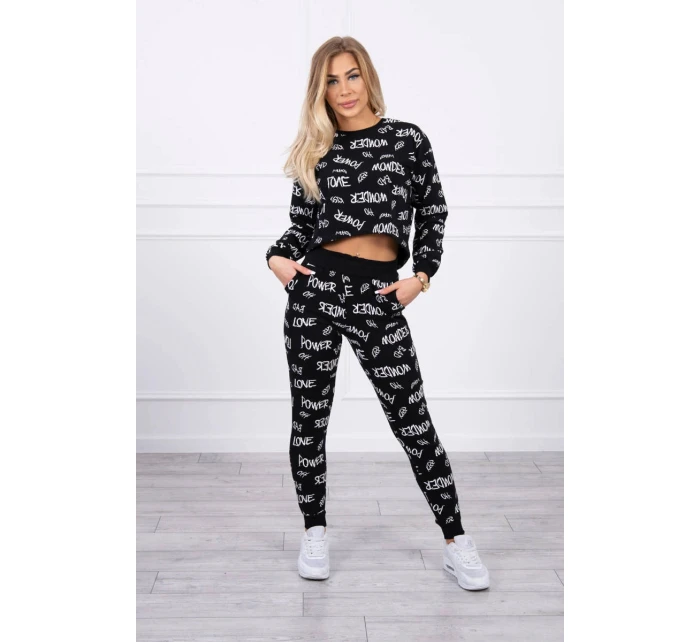 Sada s černými nápisy