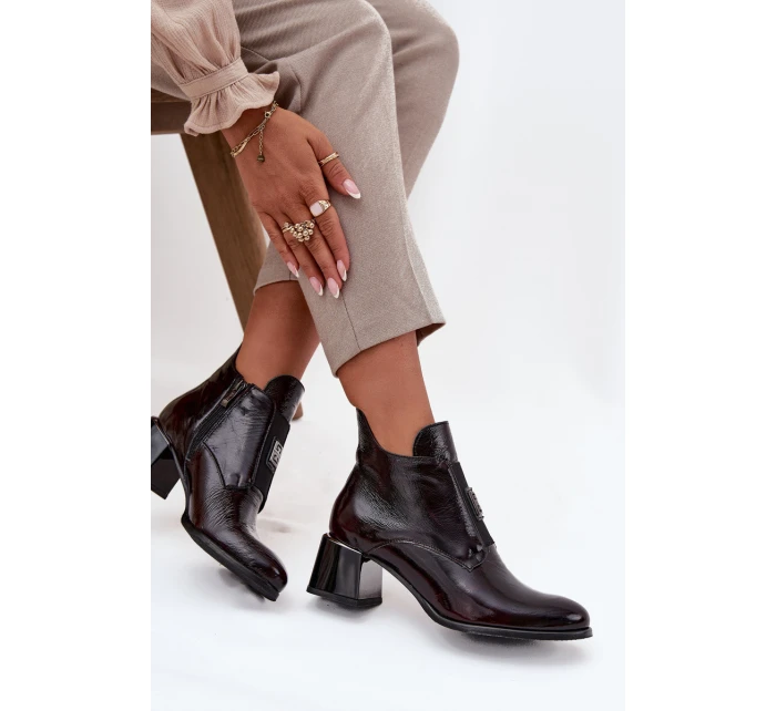 Skórzane Lakierowane Botki Na Klocku Z Ozdobnym Detalem Ocieplane Zazoo 60560 Bordowe