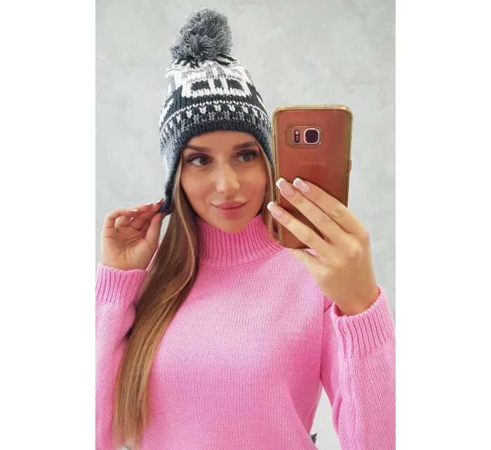 Rosa dámská čepice s bambulí šedá model 18752415 - K-Fashion Rosa dámská čepice s bambulí šedá model 18752415 - K-Fashion