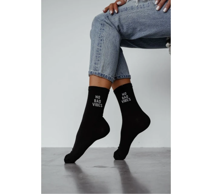 Dámské ponožky S nápisem NO BAD VIBES Černé