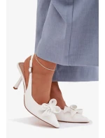 Sandále na podpätku model 225211 Vykročte štýlovo