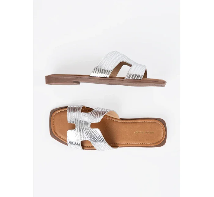 Módne strieborné dámske ponožky s plochým podpätkom