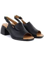 Dámske kožené sandále na podpätku čierne Vinceza 26-66920