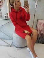 Šaty s kapucňou a bočným rázporkom červené
