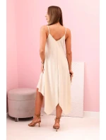 Dámske šaty s ramienkami rozšírené s asymetrickým lemom béžovej farby Dámske šaty s ramienkami rozšírené s asymetrickým lemom béžovej farby