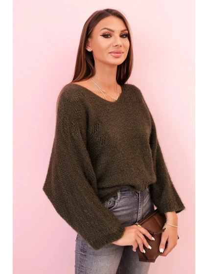 Dámsky mohérový sveter s výstrihom do V v khaki farbe
