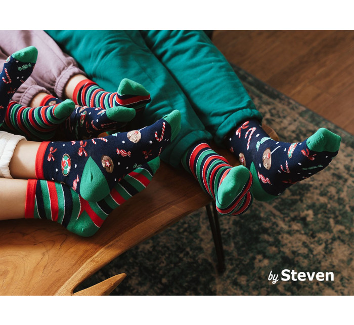 Pánske asymetrické vianočné ponožky Steven art.136 41-46