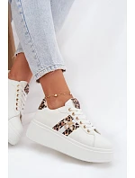 Dámské tenisky na platformě s přezkou Bílá leopardí vzor Palvessa Dámské tenisky na platformě s přezkou Bílá leopardí vzor Palvessa