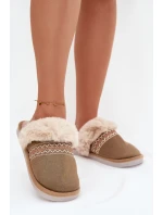 Dámské pantofle s kožešinou a výšivkou zelené Devianne Dámské pantofle s kožešinou a výšivkou zelené Devianne