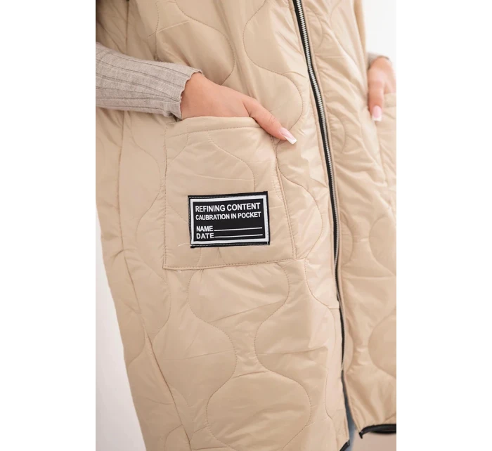 Dámska prešívaná vesta s kapucňou a zipsom pre plnoštíhle tmavobéžová