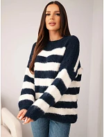 Dámsky sveter s prímesou vlny a mohéru s pruhmi v námorníckej modrej farbe Dámsky sveter s prímesou vlny a mohéru s pruhmi v námorníckej modrej farbe