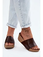 model 22136740 kožené dámské pantofle na korkové platformě čokoládové - Zazoo