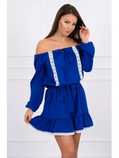 Nevädzové šaty s otvorenými ramenami a čipkou