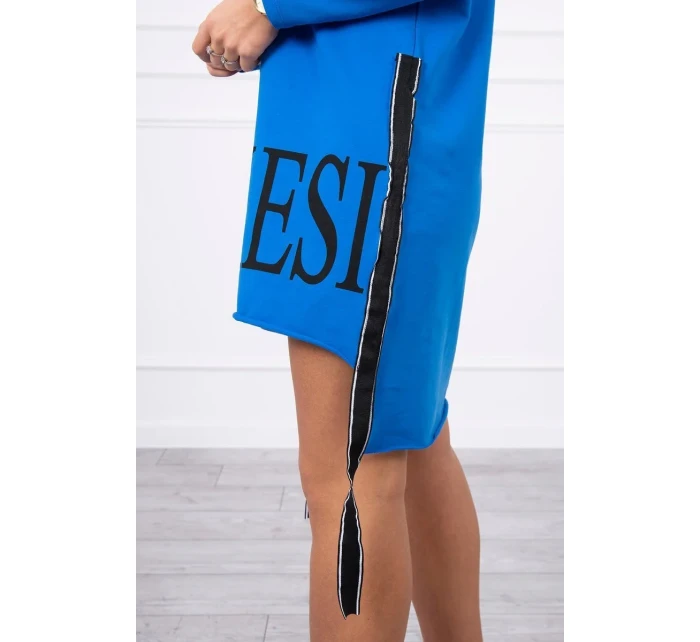 model 18745364 modré šaty s kapucí a potiskem - K-Fashion model 18745364 modré šaty s kapucí a potiskem - K-Fashion