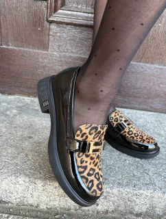 Skórzane Lakierowane Mokasyny Panterka Vinceza 66790 Czarne