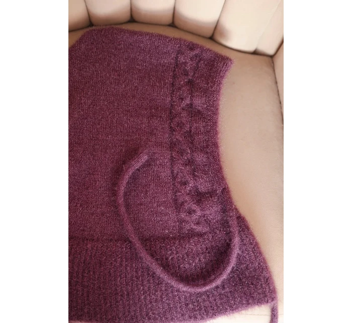 Dámska čiapka s kapucňou a pleteným vzorom fialová Dámska čiapka s kapucňou a pleteným vzorom fialová