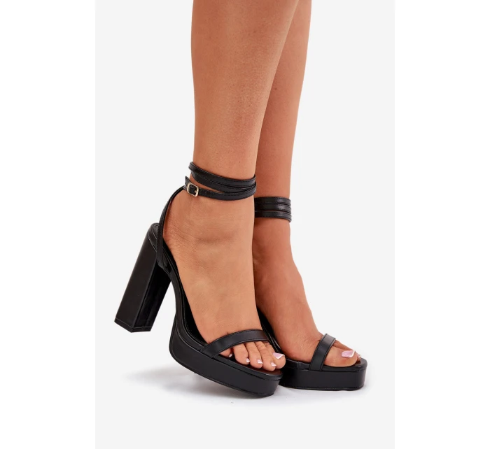 Dámské Sandály Na Podpatku S Páskem Černé model 21696037 - Boto