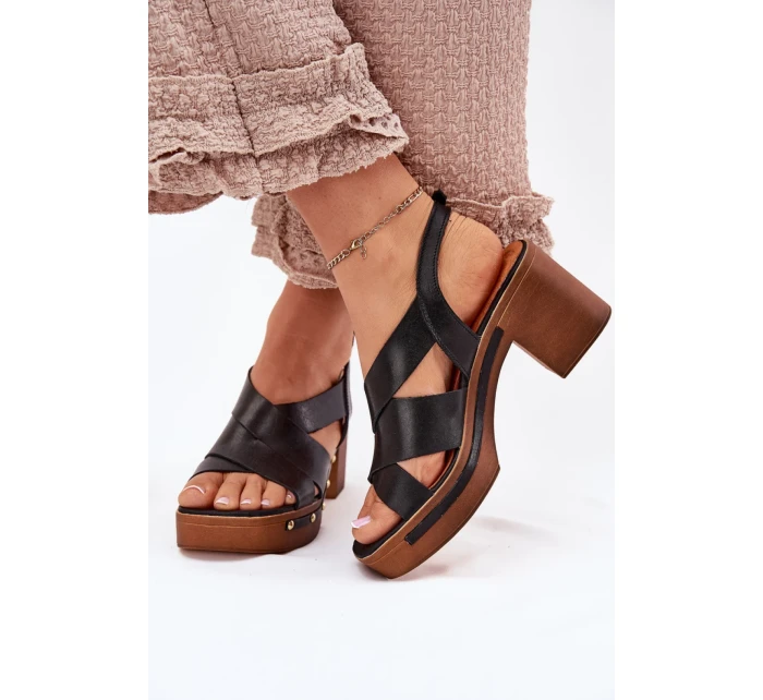 Sandále na podpätku model 214744 Vykročte štýlovo