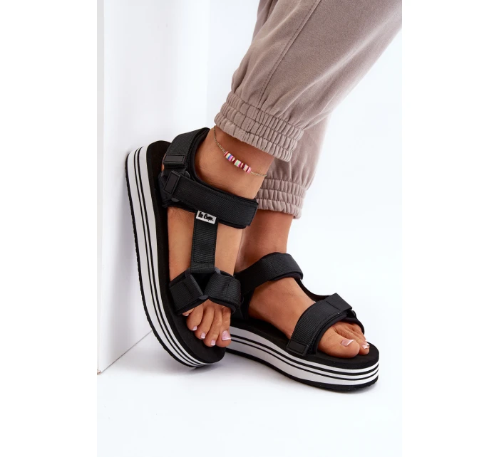 Dámské sandály na platformě model 21649075 Černé - Lee Cooper