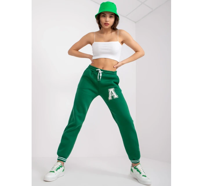 Teplákové nohavice EM DR 712 1.66P tmavo zelená Teplákové nohavice EM DR 712 1.66P tmavo zelená