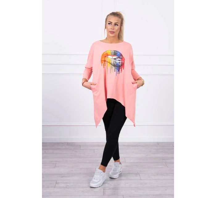 Oversize blúzka s dúhovou potlačou pier v marhuľovej farbe