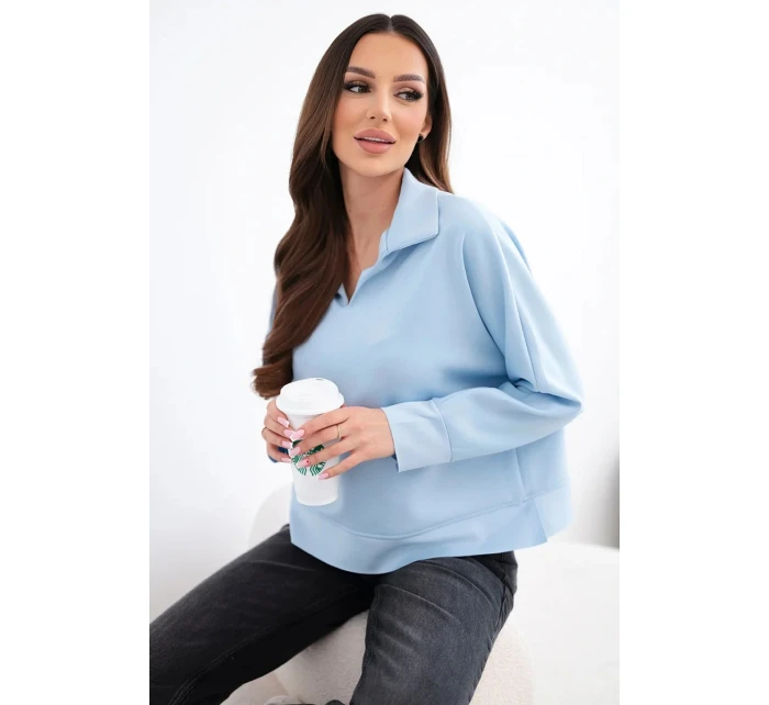 Dámska maslová viskózna mikina s golierom a výstrihom do V modrá