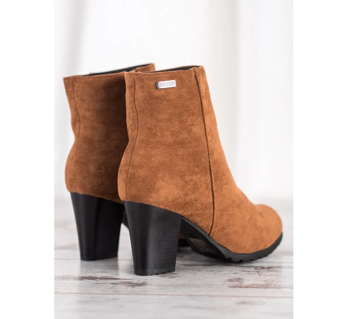 Trendy hnedé dámske členkové topánky na širokom podpätku Trendy hnedé dámske členkové topánky na širokom podpätku