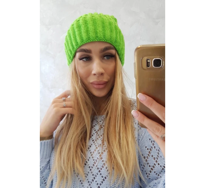 Čepice Magda s zelená neonová model 21798545 - K-Fashion Čepice Magda s zelená neonová model 21798545 - K-Fashion