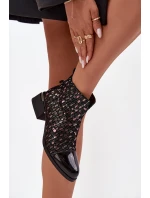 Lakované dámské kotníkové boty z pravé kůže na nízkém podpatku model 21713808 Černé - D&A