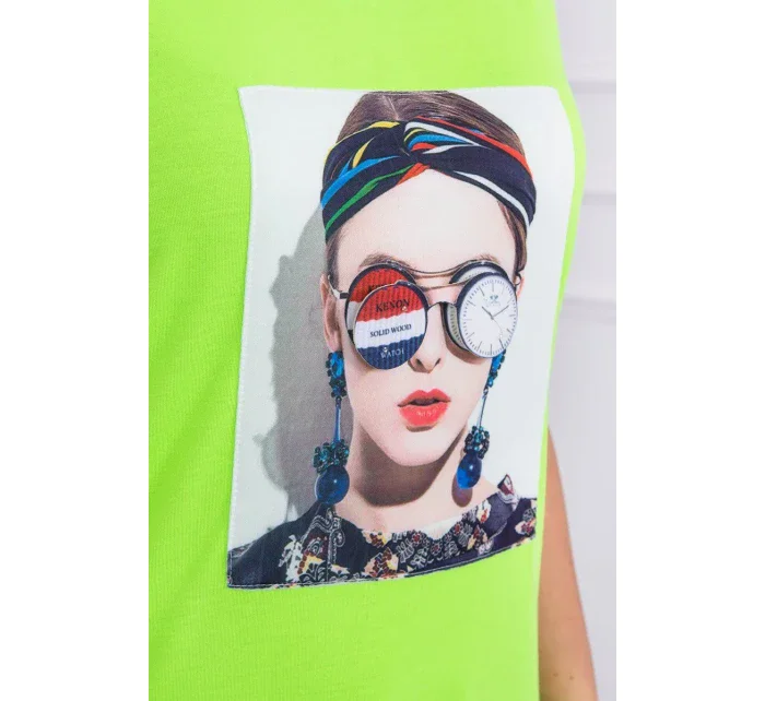 Blúzka s dámskou grafickou zelenou neónovou farbou Blúzka s dámskou grafickou zelenou neónovou farbou