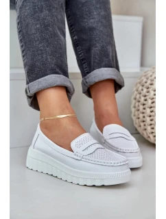 Dámské kožené mokasíny na platformě a klínku model 21834339 – bílé - Kesi