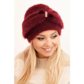 Dámská zimní čepice model 21441590 s ozdobou a kožešinou bordová - K-Fashion