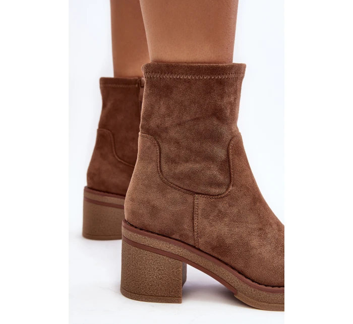 Dámské kotníčkové boty na podpatku hnědé model 21642290 - Boto