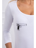 Blúzka na telo s potlačou pištole v bielej farbe