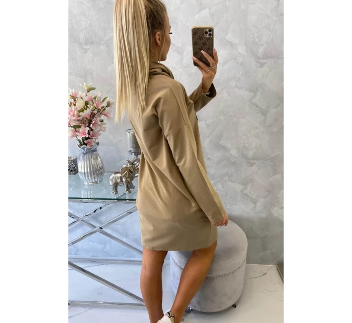 Ťavie šaty s kravatou Ťavie šaty s kravatou