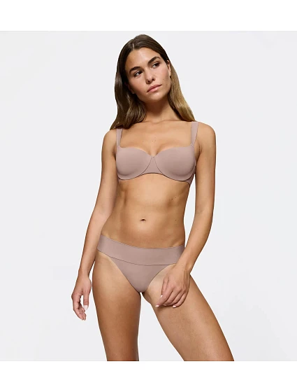 BODY MAKE-UP ILLUSION - String Brazilian: neviditeľný a termoregulačný Triumph
