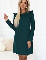 264-2 NELL Elegantné trapézové šaty s volánmi na ramenách - fľaškovo zelené