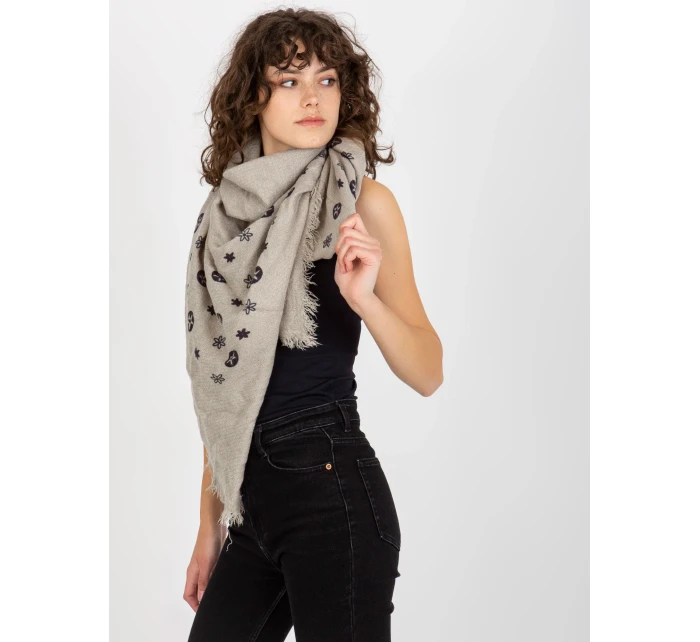 Šátek AT CH šedý model 17967009 - FPrice Šátek AT CH šedý model 17967009 - FPrice