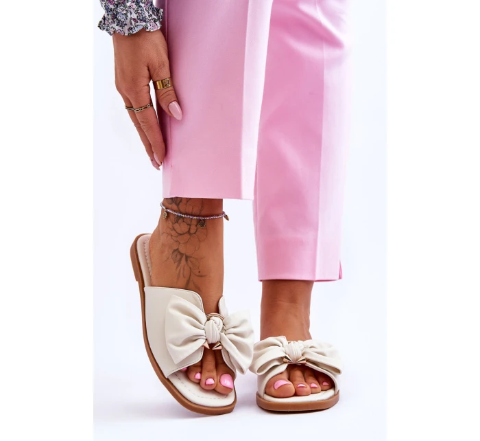 Dámské kožené pantofle s mašlí Bílé model 21616482 - EVENTO