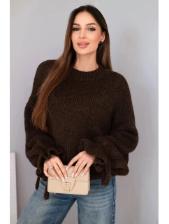 Dámsky mohérový sveter s hrubým úpletom a ozdobnými rukávmi hnedej farby
